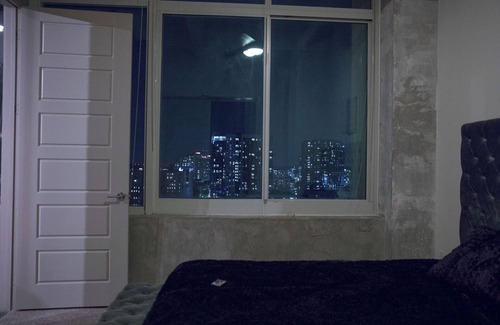 Peachtree Center Apartment | It Must Be The Views: High Rise & Atlanta Skyline Views