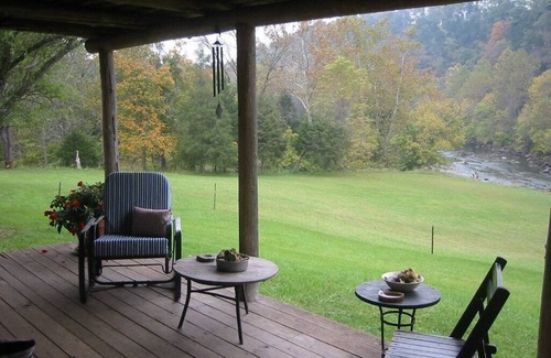 Lexington Cabin | It's a place that attracts happiness.