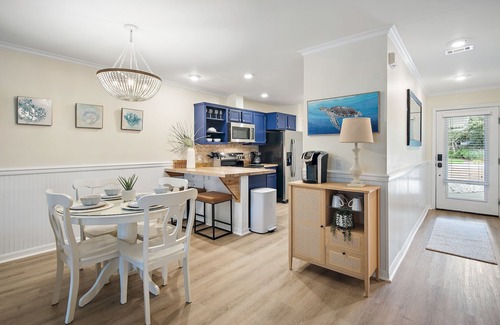 Sunnyside House | It's a Shore Bet @ Laguna Beach | DOG Friendly* | 3 Mins to Beach | West End of PCB | Close to 30A
