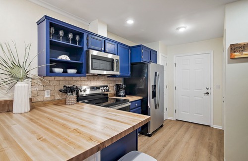 Sunnyside House | It's a Shore Bet @ Laguna Beach | DOG Friendly* | 3 Mins to Beach | West End of PCB | Close to 30A
