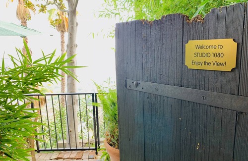 Hollywood Hills West Apartment | It's all about the view: STUDIO 1080 HOLLYWOOD = JETLINER VISTAS of Downtown LA!