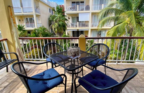 Colonia Centro Condo | It's Casa Sea-esta time! Escape to this 3-bdrm condo, one block from the ocean.