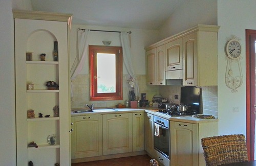 San Teodoro City Centre House | HOUSE WITH LARGE GARDEN AND GREEN MEADOW