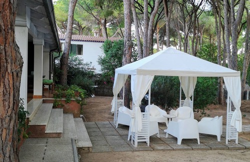 Santa Margherita di Pula Villa | Detached villa with garden and pine forest 300 m. from the sea