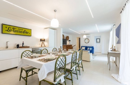 Torre delle Stelle Villa | Stunning villa with infinity pool, only 5 minute walk from the beach