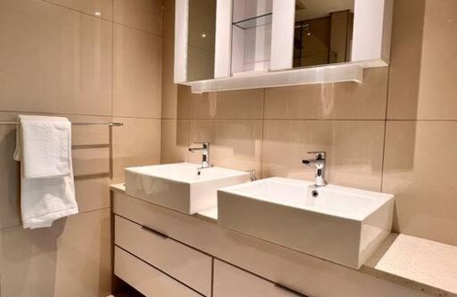 Gaborone Apartment | iTowers luxurious 1-Bedroom apartment- 15th Floor