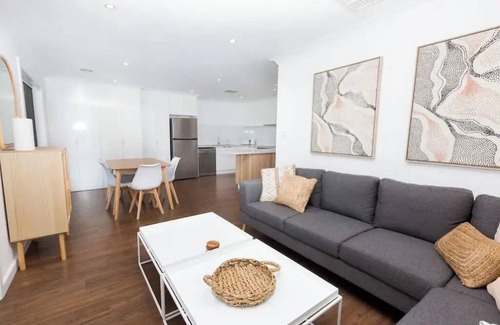 Wagga Wagga House | It’s not often you’ll find such a gem located within Wagga CBD!