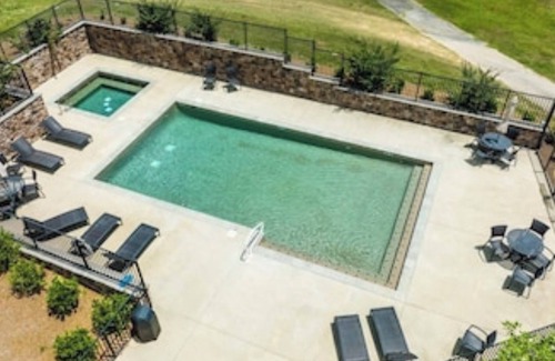 Dadeville Condo | It’s that time of year… book your Auburn football weekend! War Eagle!🦅