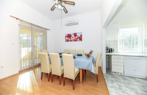 Mrljane House | Ivana vacation home with pool, sea view and balcony - Ivana