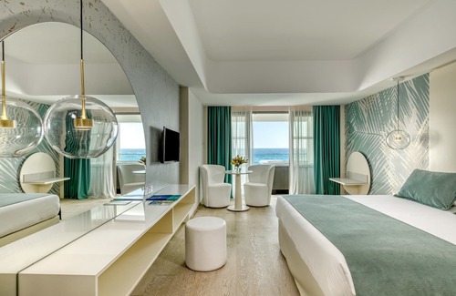 Geroskipou Hotel | Ivi Mare - Designed for adults by Louis Hotels