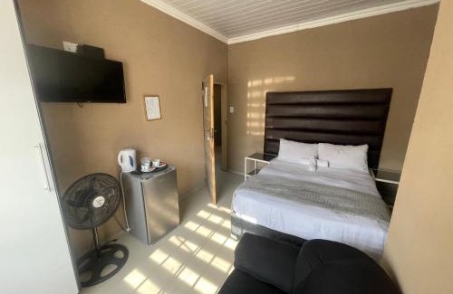 Mbombela House | Ivy B&B Guest House