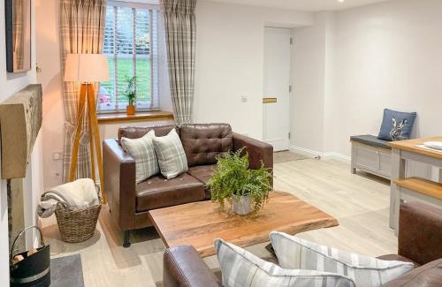 Falkland House | Ivy Cottage