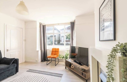 Filton House | Ivy House - 3 Bedroom House In Bristol