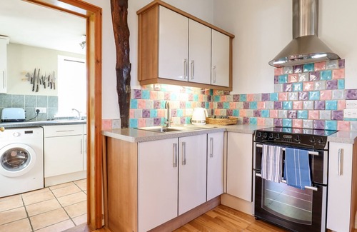 Diss Cottage | IVY HOUSE BARN, pet friendly, character holiday cottage in Stradbroke