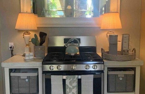 Healdsburg House | Ivy House Downtown Healdsburg Plaza