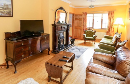 Gurteen Cottage | IVY HOUSE, family friendly, with open fire in Boyle, County Roscommon