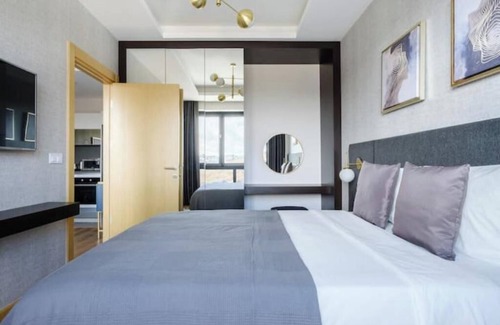 Basaksehir Apartment | Ivy - Modern Cozy 1BR Apt w Private Parking & Gym