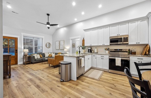 Chickamauga House | Ivy Villa | Adorable home in Chickamauga!
