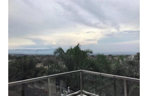 Dinoyo Villa | Ivy Villas with Private Pool