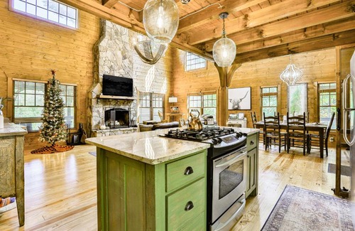 Young Harris House | Ivylog Creek Getaway - STR License #00,7980