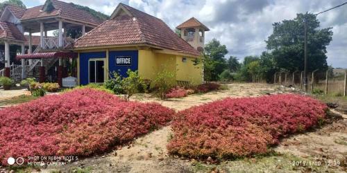 Kampong Raja Hotel | Iz Village