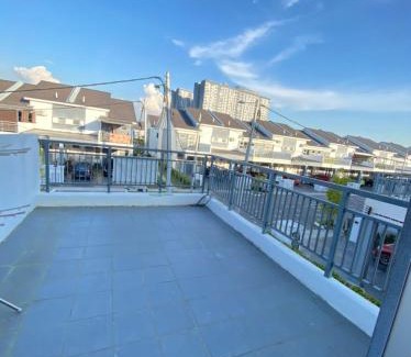 Ijok House | Izz Homestay 6Pax 3R2B Puncak Alam