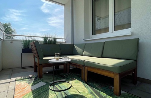Gmunden Apartment | J.a.d.e Summary: Über