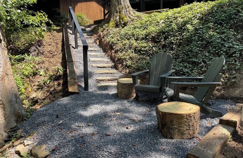 Maggie Valley Villa | J Creek Retreat-Gorgeous! Waterfront, Easy Access!