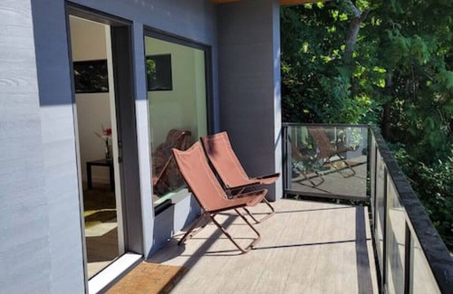 Bowen Island Apartment | J&J's · Exquisite and brand new 1-bedroom ocean view suite