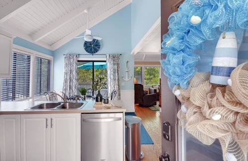St. Simons Island House | J&R Island Retreat Renovated Home w/Low Rates!