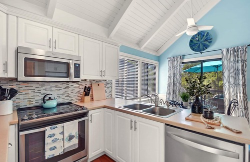 St. Simons Island House | J&R Island Retreat Renovated Home w/Low Rates!