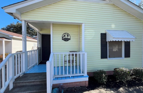 Garden City Cottage | Jacana Cabana - your relaxing oceanside escape!