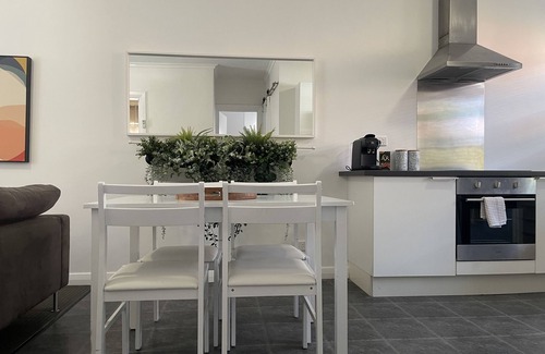 Plympton Apartment | Jacaranda Place - Superior Location
