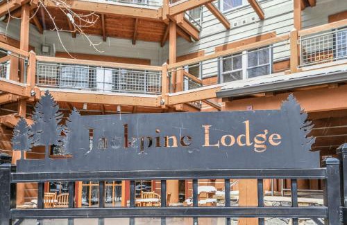 River Run House | Jack Pine 8011 by SummitCove Lodging