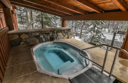 River Run House | Jack Pine 8011 by SummitCove Lodging