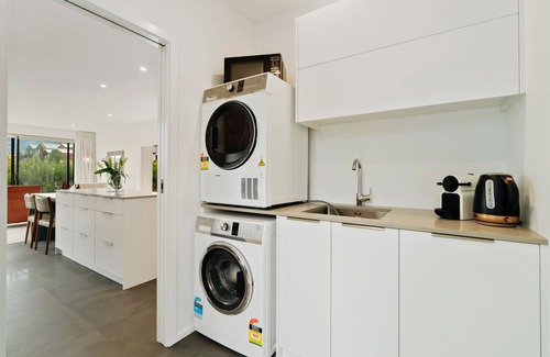 Kawarau Falls House | Jacks Point Family Retreat - Jacks Point Home
