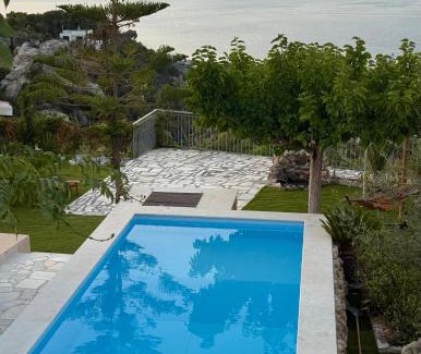 Oropos House | Jacob's Place Kalamos
