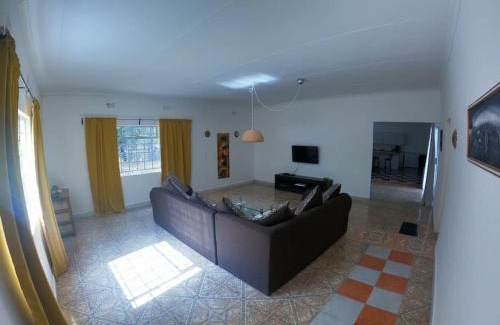 Maun Villa | Jacobsen Bungalow in Maun, Boronyane