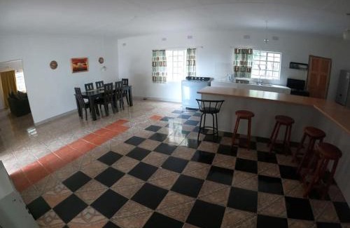 Maun Villa | Jacobsen Bungalow in Maun, Boronyane