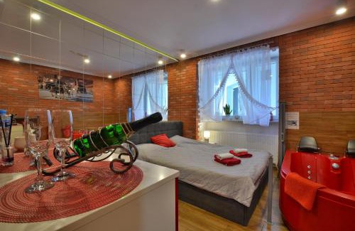 Stare Podgorze Apartment | Jacuzzi Apartment Red