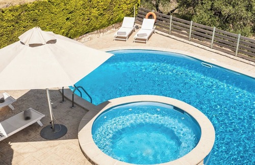 Xirokampi Villa | Jacuzzi ★ BBQ area ★ Sea View ★ Private Pool