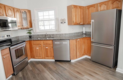 Cary House | Jacuzzi,Crib,walk to Chineese,Kebab rest,Food lion