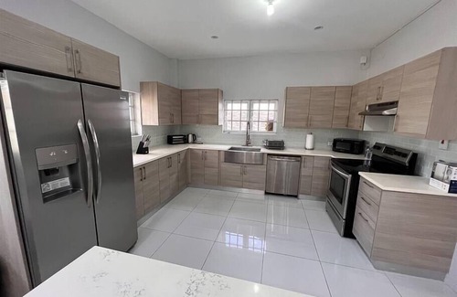 Glencoe Apartment | Jacuzzi Loft and Pool Glencoe Townhome
