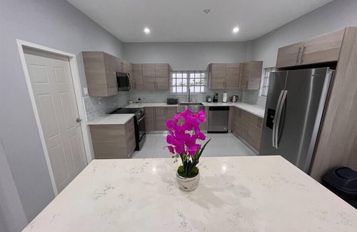 Glencoe Apartment | Jacuzzi Loft and Pool Glencoe Townhome