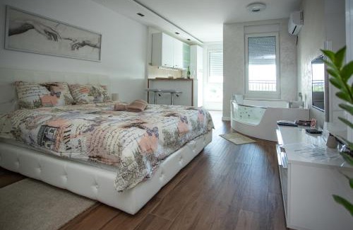 Subotica Apartment | Jacuzzi Lux Apartman