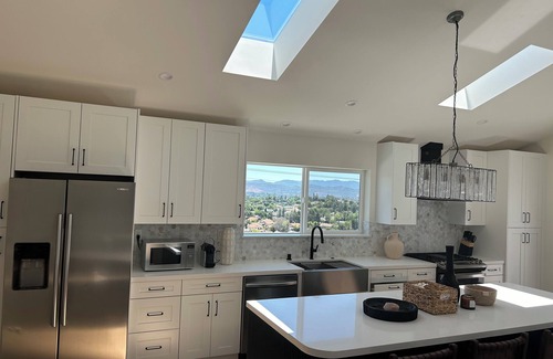 Thousand Oaks Cottage | Jacuzzi View Luxury Guest Cottage. Available for Extended Stays at a discount.