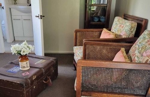 Coromandel Cottage | Jaed Cottage - Set on Sunny & Serene 1.75 Acres. Close to Town/wi-fi