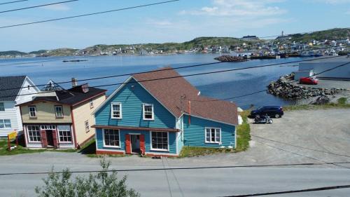 Twillingate Apartment | Jagged Rocks