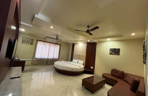 Shahdol Hotel | Jai Vilas Palace & Resort