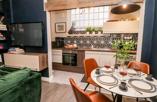 Richmond House | JAIPUR HOUSE, pet friendly, with open fire in Richmond